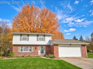 1010 Western Hills Dr, Flint, MI 48532