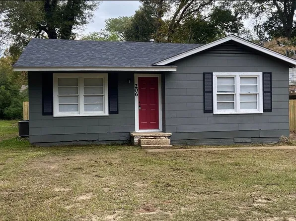 206 Pecan St, Atlanta, TX 75551