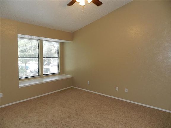 5th image of 4017 Victory Dr APT 245