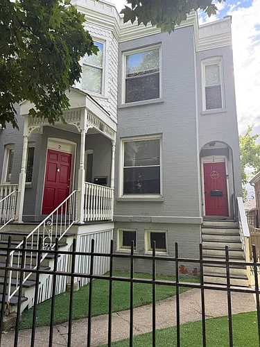 1632 N Claremont Ave #1 Photo 1