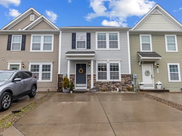 19 Stafford Cir, Fairmont, WV 26554
