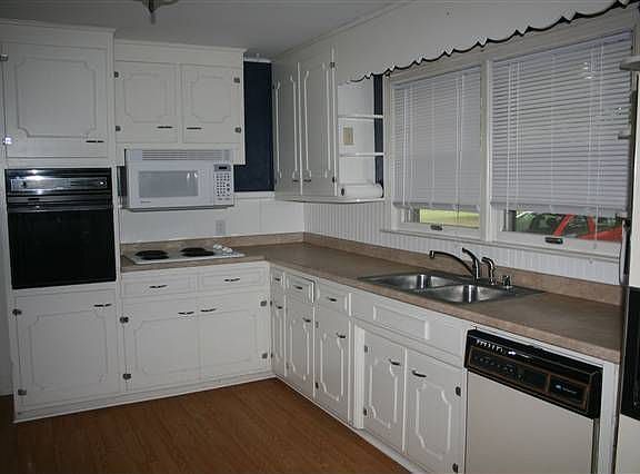 3rd image of 514 Belmont Ave