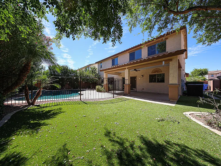 2744 E Donato Dr — Photo 38