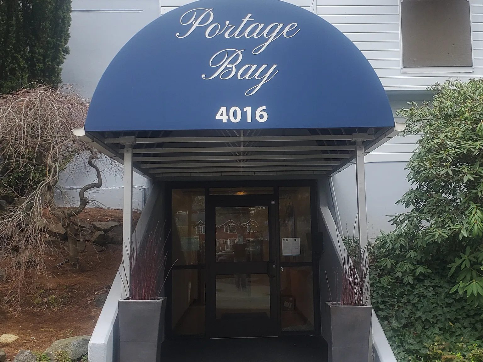 Portage Bay Apartments — Photo 4