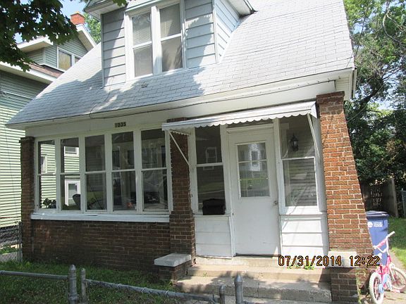 2nd image of 1035 Dunham St SE