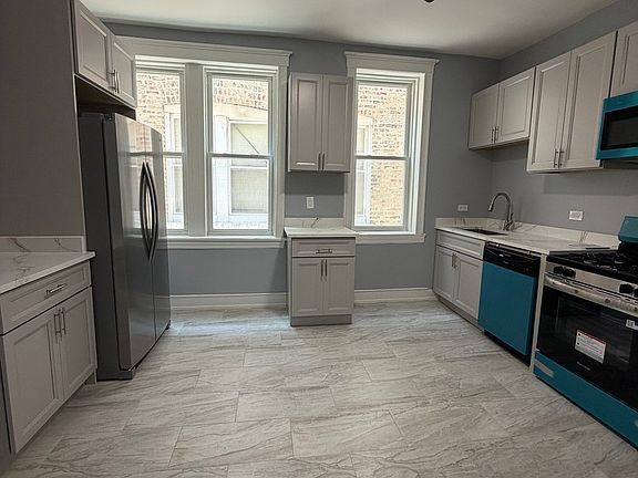 3rd image of 3821 W Fillmore St 1F