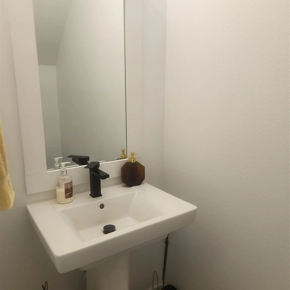 3 bed, 2.5 bath, 1523 sqft, $2,300 — Photo 4