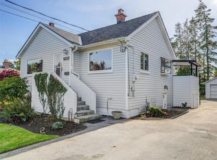 1153 Bewdley Ave, Esquimalt, BC V9A5N2