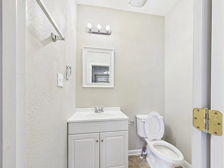 207 Wellford St — Photo 13