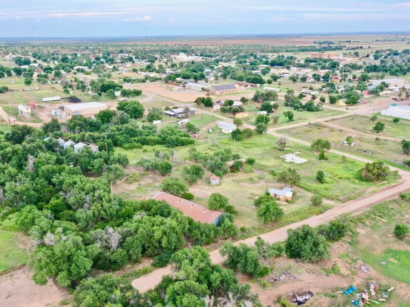 205 Childress Ave, Turkey, TX 79261