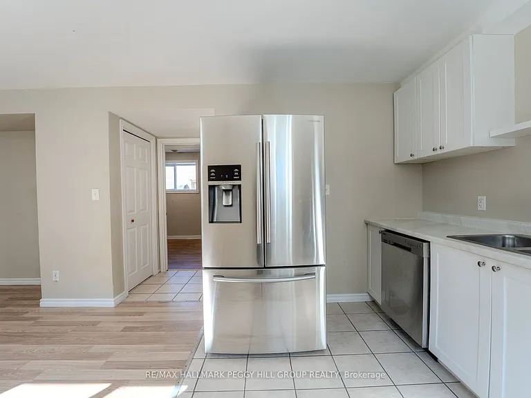 67 Iris Dr #LOWER — Photo 3