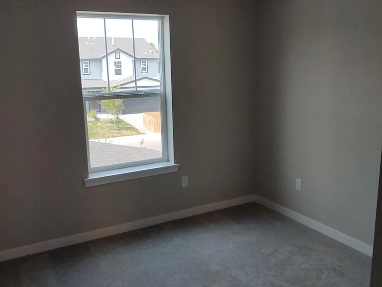 5992 S Carlburg Ave — Photo 32