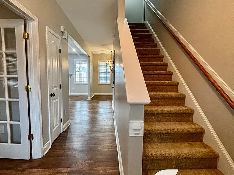 239 Fountain Grove Dr — Photo 3