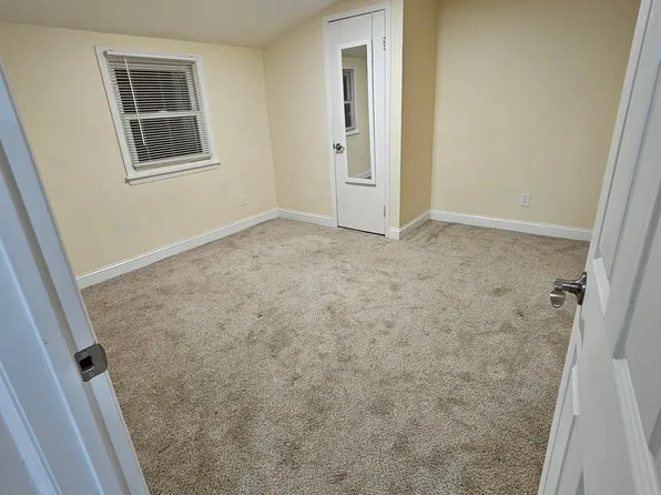 (undisclosed Address), West Babylon, NY 11704