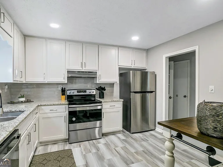 65 Juliana Dr — Photo 5