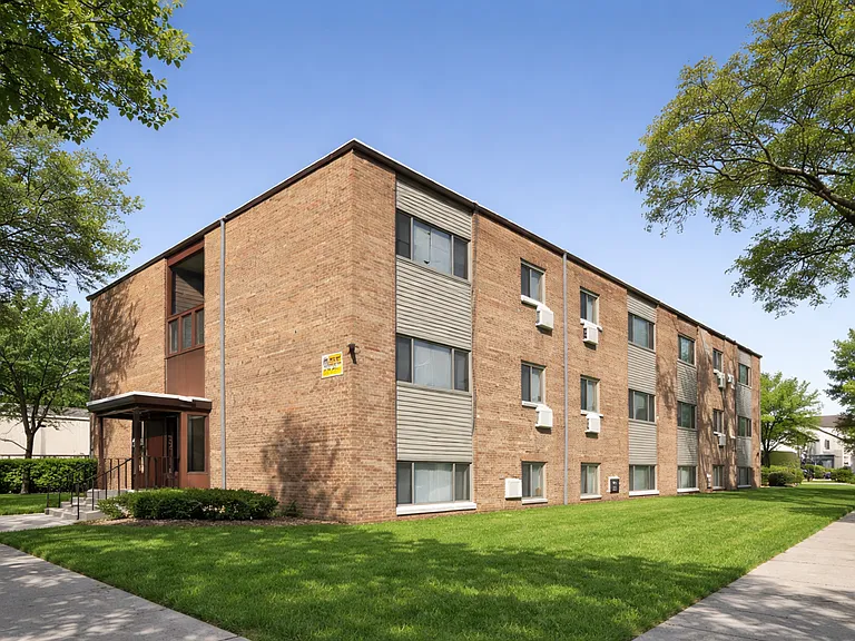 327 University Ave SE — Photo 11