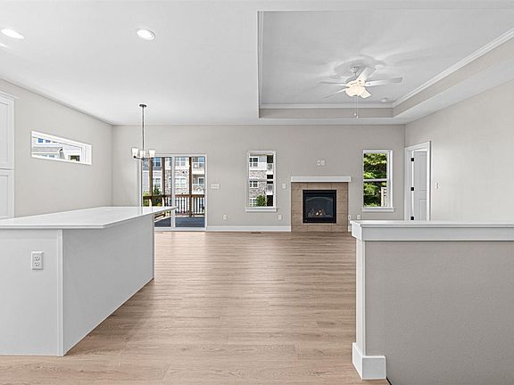 3rd image of 284 Pine Grove Ln