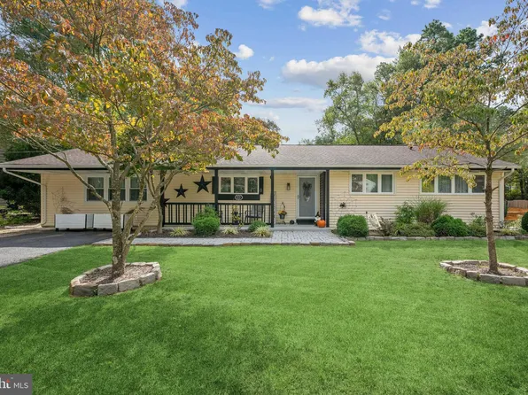 8 Pin Oak Trl, Medford, NJ 08055