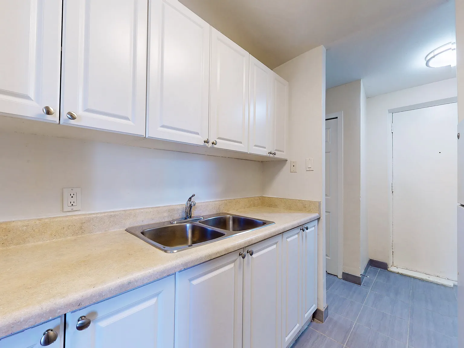 22 Elkhorn Drive - The Richelieu — Photo 4