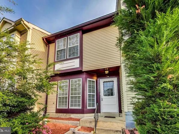18032 Olde Port Ln, Triangle, VA 22172