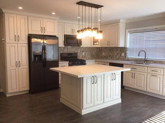 2nd image of 3812 Provincetown Ave