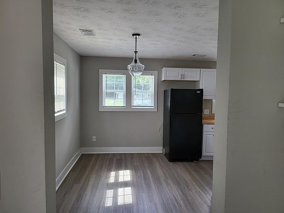 5th image of 5 Suncrest Dr