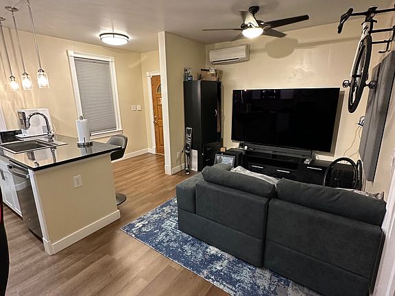 3rd image of 2413 Vine St Unit 1