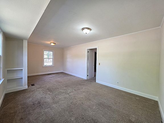4th image of 232 Pinckney St