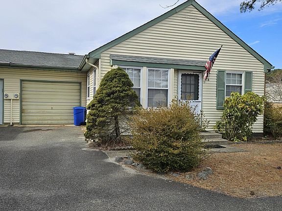 3rd image of 17b Penwood Drive
