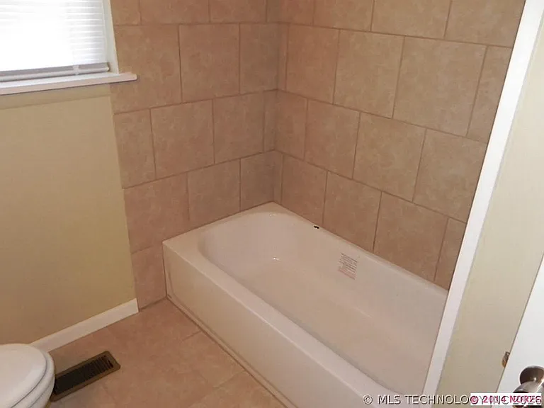 7827 Marilyn Ln — Photo 10