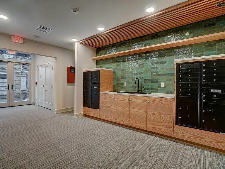 Flats On East Gay | Lobby