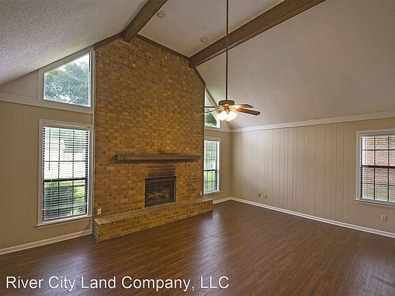 3rd image of 6393 Barwick Dr