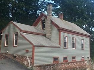 250 Woodlawn St, Clinton, MA 01510