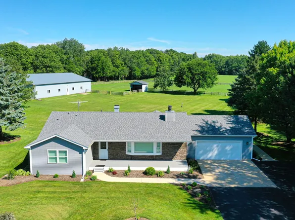 6805 Johnsburg Rd, Spring Grove, IL 60081