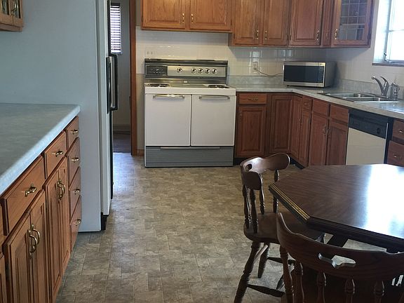4th image of 1720 McClain Dr