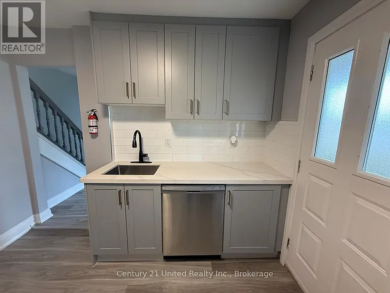 70 Park St S #70 — Photo 6