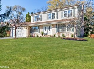 865 Silverwood Ct, Lake Zurich, IL 60047