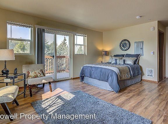 4th image of 12210 Ambaum Blvd SW Unit 304