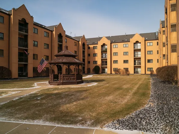 7410 W Lawrence Ave Unit 119, Harwood Heights, IL 60706