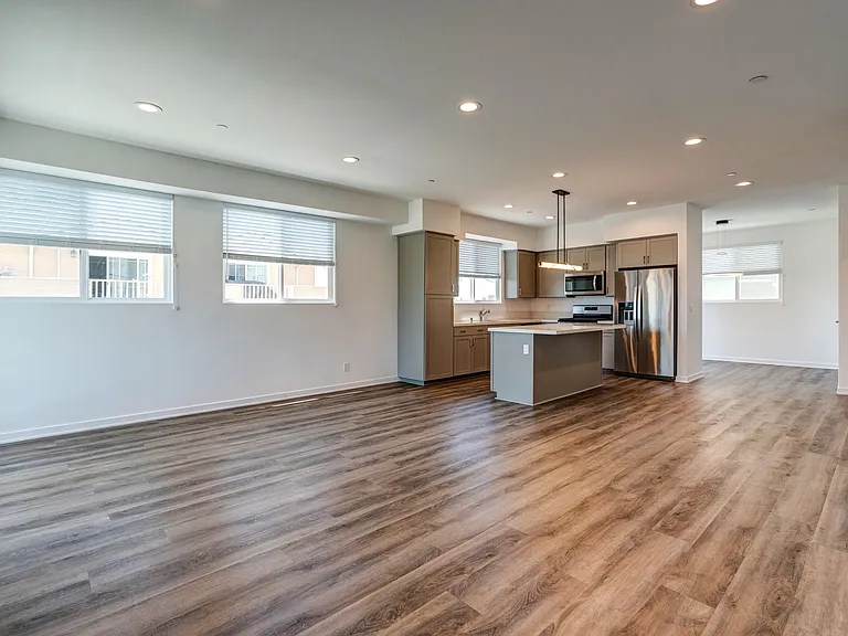 1276 E Santa Clara St — Photo 9