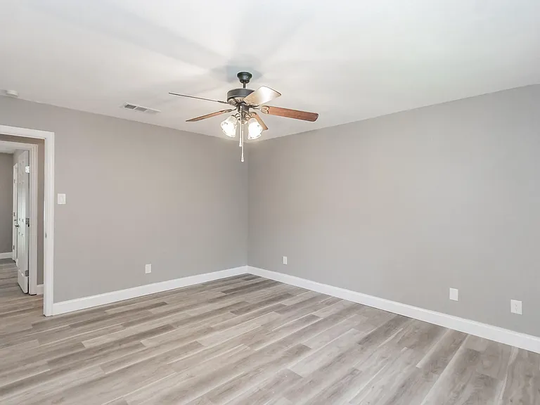 2013 Memphis Dr — Photo 11