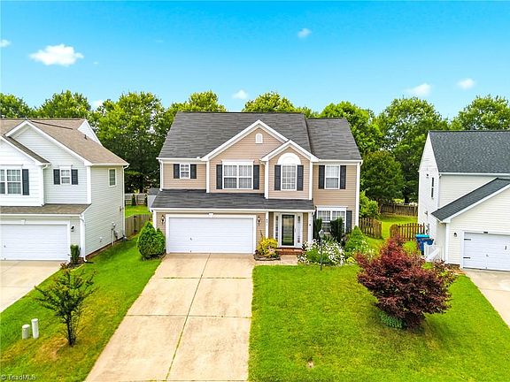 4th image of 631 Marthas View Dr