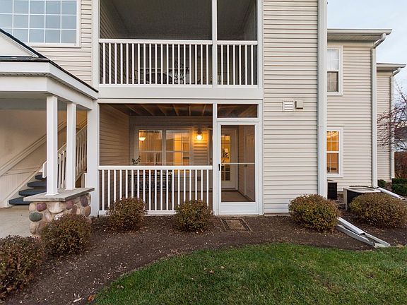 2nd image of 2702 S Knightsbridge Cir