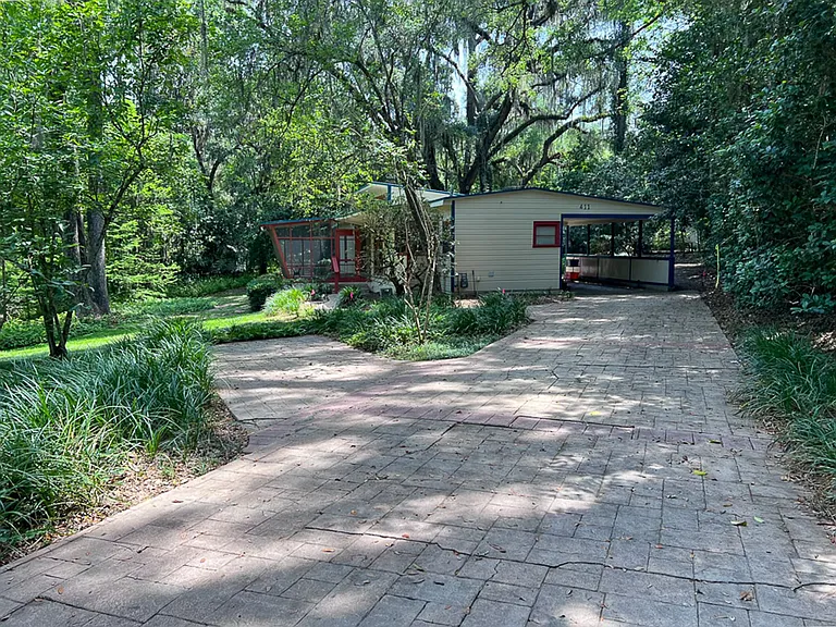 411 NW 26th St — Photo 30