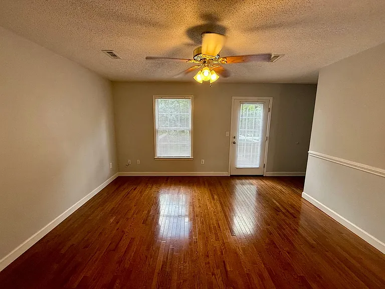 202 Landon Trl #202 — Photo 4