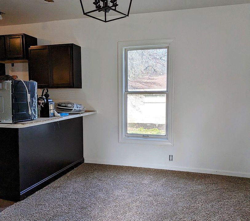 409 N Central St, Tolono, IL 61880 Zillow