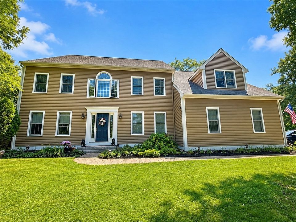 1st image of 107 Mill St