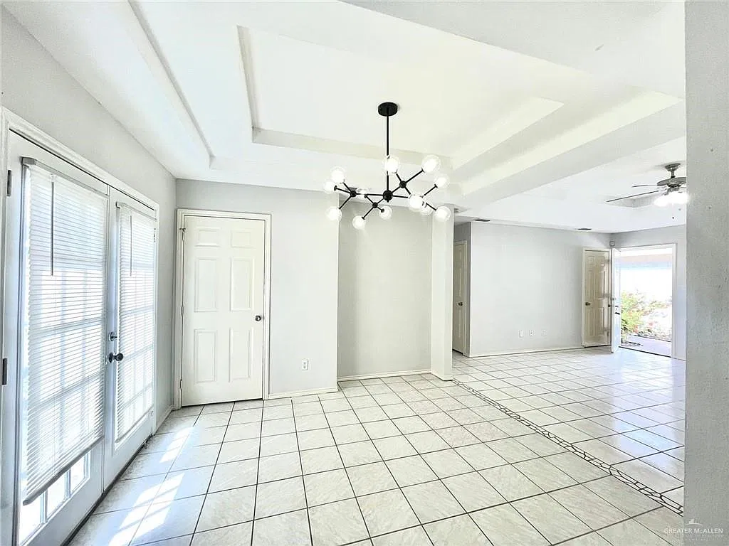2 bed, 3.0 bath, 1100 sqft, $1,100 — Photo 3
