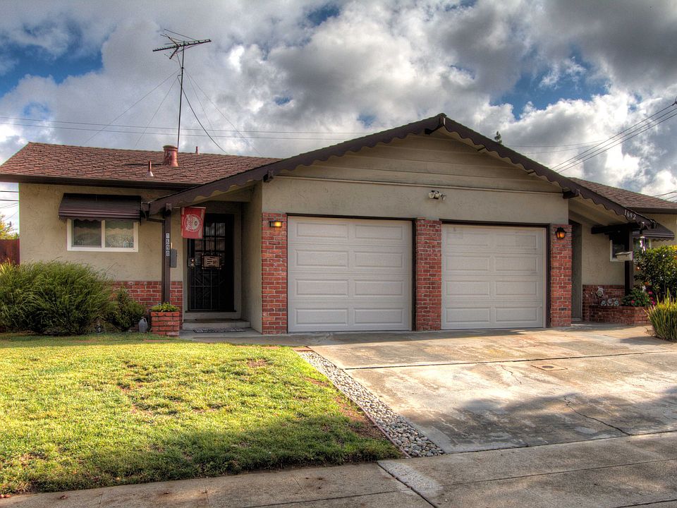 1st image of 1690-1692 Blue Jay Drive