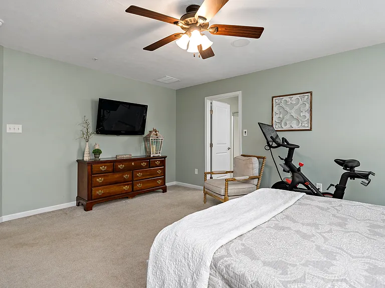 124 Cobblestone Dr — Photo 16